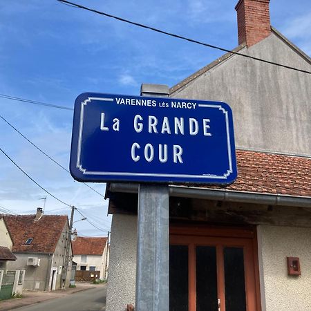 Villa Logis Cote Cour Varennes-les-Narcy Exterior foto